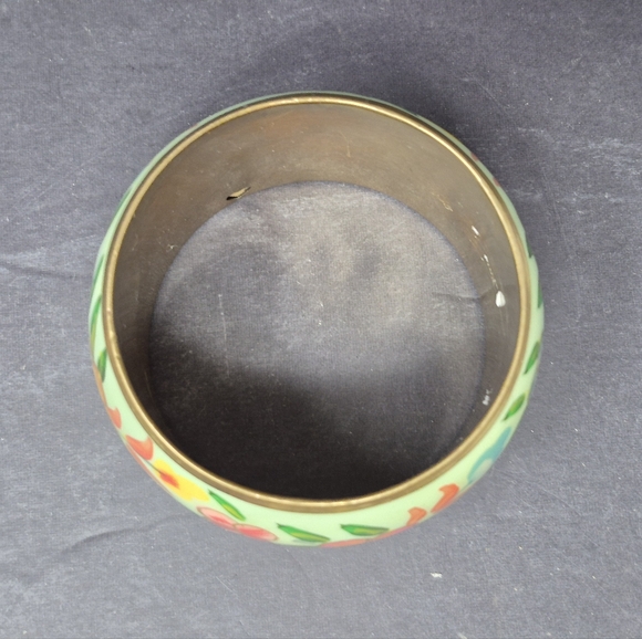 Vintage Enamel Hand Painted Floral Pattern Brass Bangle With Heart Cut Out - Picture 6 of 7